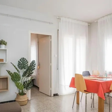 Sunny And Quiet Sagrada Familia Appartement Barcelone