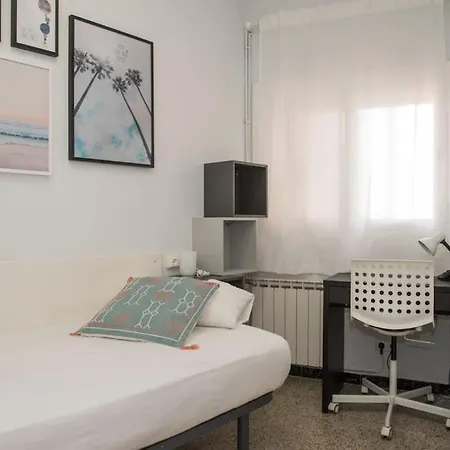Sunny And Quiet Sagrada Familia Appartement