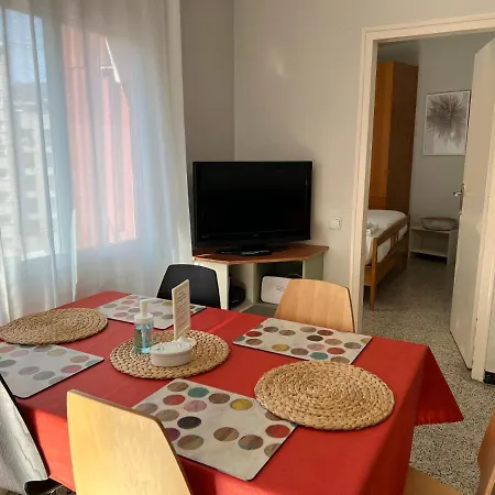Sunny And Quiet Sagrada Familia Appartement