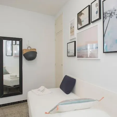 Sunny And Quiet Sagrada Familia Apartment Barcelona